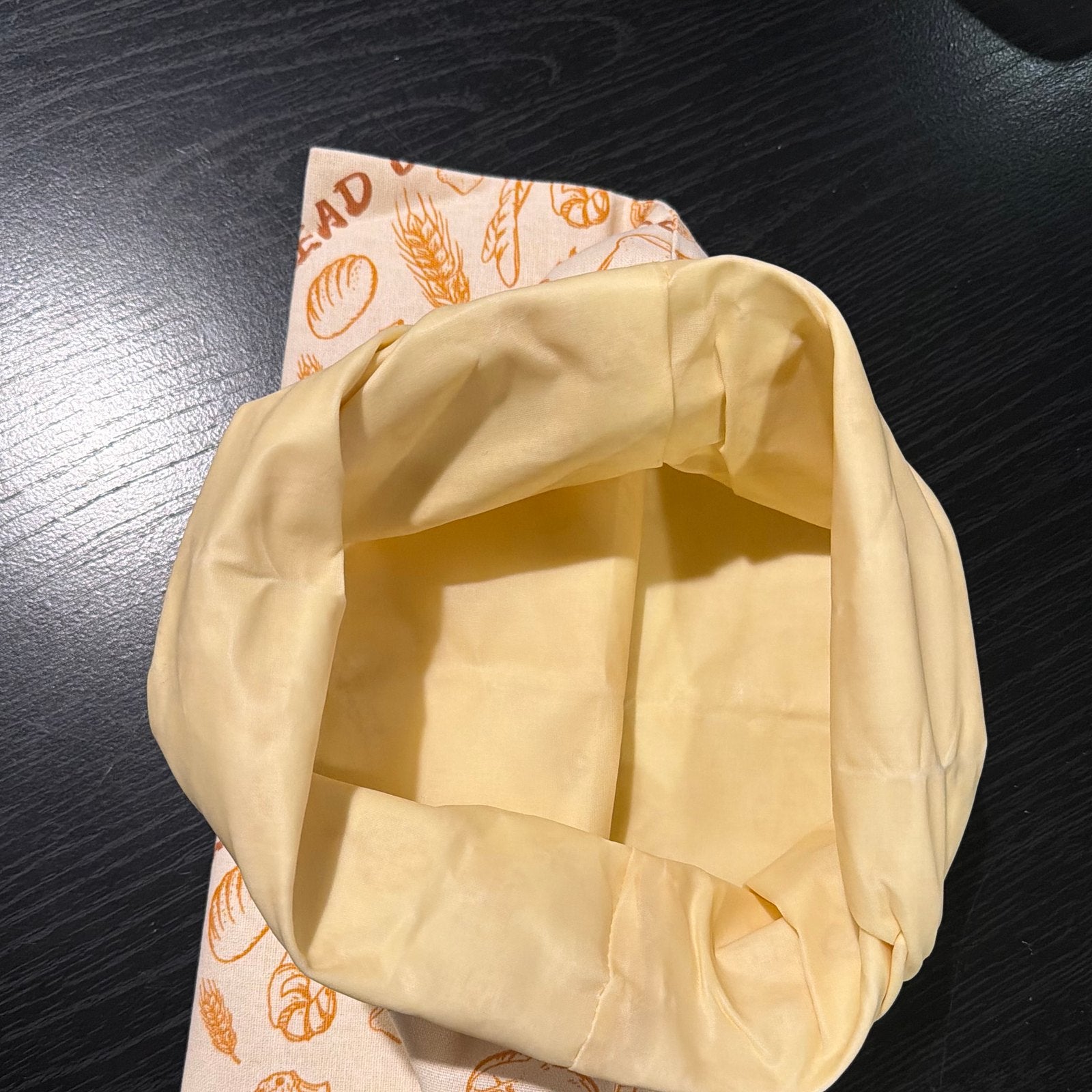 Beeswax-coated lining inside the bread bag